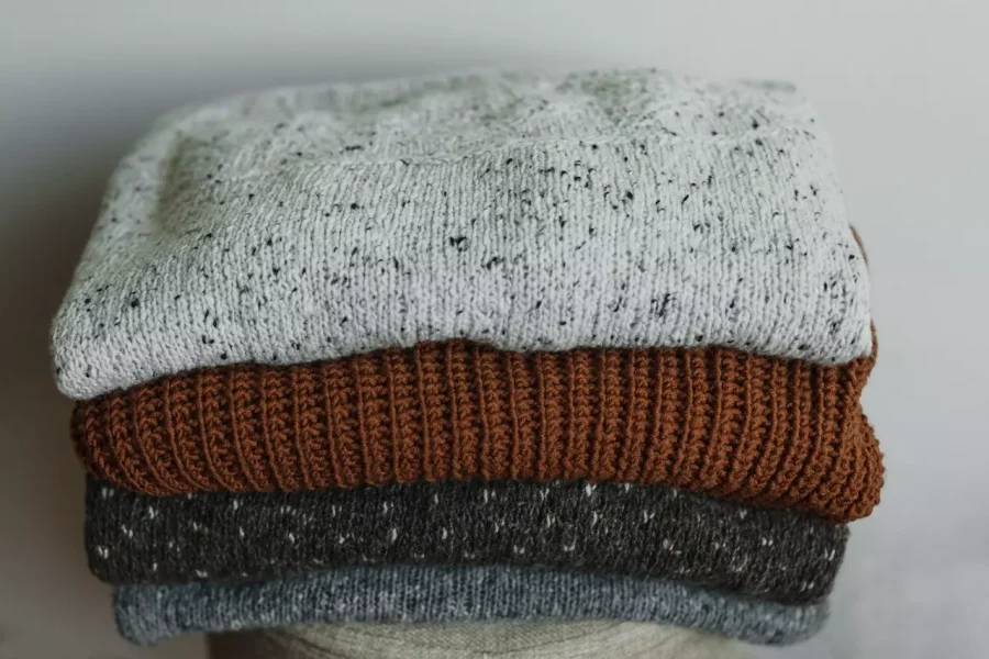 Jakie są modne swetry na jesień i zimę? Ciepło i moda już teraz mogą być w twojej szafie