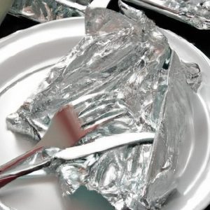 Czyszczenie srebra z użyciem folii aluminiowej