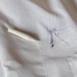Plamy z długopisu - czym i Jak sprać długopis z ubrań?